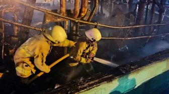 Kapal Muatan Cumi-Cumi Terbakar di Muara Baru, Diduga dari Genset