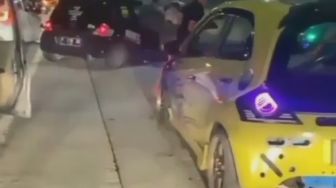 Viral Video Detik-detik Tol Soroja Diblokade Klub Mobil, Publik Dibuat Geram: Boleh Kredit Aja Sok Sultan