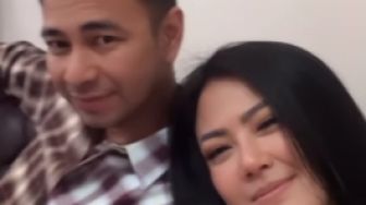 Nekat, Nita Gunawan Gelendot di Bahu Raffi Ahmad, Publik Makin Gerah