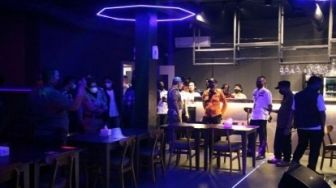 Buka Saat Ramadan, Hiburan Malam Bar Code Ditutup paksa Petugas