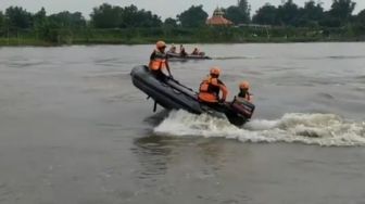 Korban Insiden Terjatuh dari Perahu Penyeberangan di Sungai Brantas Jombang Ditemukan dalam Kondisi Tewas