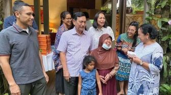 Luhut Curhat Emosional ART Pensiun, Janjikan Naik Haji hingga Farewell Party