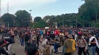 Demonstrasi Mahasiswa di Palembang Berakhir Ricuh Menjelang Magrib, Polisi Tangkap Pendemo