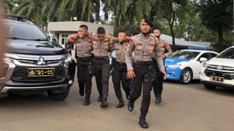 Kericuhan Pecah Usai Penyampaian Aspirasi di DPR, Dua Anggota Polisi Kena Lempar Batu Hingga Berlumuran Darah