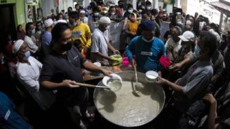 Filosofi Bubur Samin, Persaudaraan Antar Warga di Bulan Ramadhan, Bahkan dengan Warga Bukan Muslim