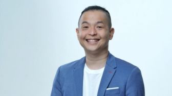 Bela Kru TV yang Dihujat Gara-gara Dorong Ruben Onsu hingga Nyungsep, Ernest Prakasa: Gimmick Presenter!