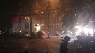 Hujan Lebat Disertai Angin Kencang Diprediksi Guyur Sebagian Besar Wilayah Indonesia