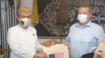 Atase Bidang Politik Kedubes AS Kunjungi Keraton Kasepuhan Cirebon