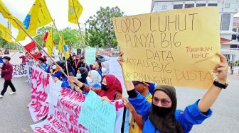 Blokade Jalan Engku Putri, Mahasiswa Batam Berdemo di DPRD: Minta Luhut Dicopot sebagai Menteri