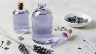 5 Manfaat Minyak Lavender bagi Kesehatan, Bisa Membuat Tidur Lebih Nyenyak