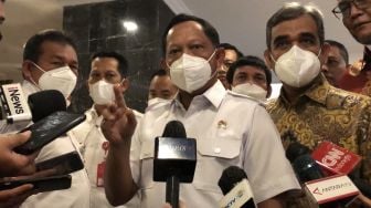 PPKM Resmi Berhenti, Mendagri Tito Perintahkan Kepala Daerah Cabut Aturan Sanksi Kerumunan