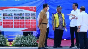 Kunker Ke Cirebon, Presiden Jokowi Tinjau Program Padat Karya Di Kelurahan Panjunan