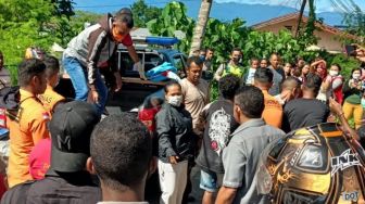 Breaking News: 18 Orang Meninggal Dalam Kecelakaan Truk di Papua Barat