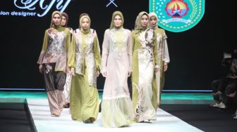Koleksi Terbaru Desainer Lia Afif, Bawa Nuansa Kayu Besi Borneo