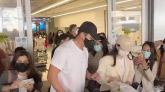 Honeymoon ke Los Angeles, Hyun Bin Lindungi Son Ye Jin Saat Diburu Fans di AS, Netizen: Tak Hargai Privasi