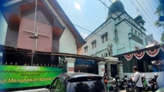 Masjid dan Gereja Bersebelahan di Solo, Begini Indahnya Toleransi Dalam Kebersamaan Tarawih dan Paskah