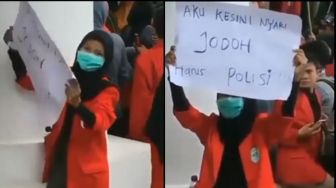 Viral Mahasiswi Cari Jodoh di Tengah Aksi Demo: Harus Polisi