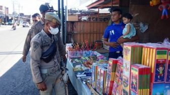 Satpol PP Sita Petasan dengan Daya Ledak Tinggi dari Pedagang di Aceh Barat