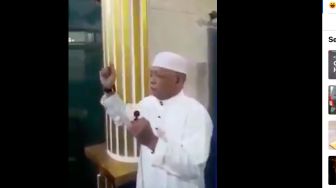 Viral Jemaah Masjid Nyanyikan Lagu Indonesia Raya Sebelum Tarawih, Netizen Riuh: Islam Nusantara?