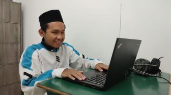 Dorong Pendidikan Inklusif, Santri Tunanetra hingga Siswa Prasejahtera Terima Beasiswa