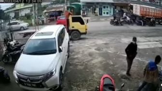 Duo Maling Diduga Todongkan Benda Mirip Senpi Saat Kepergok Gasak Motor Di Pondok Rangon