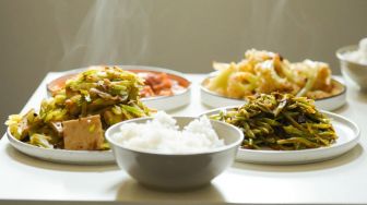 Warganet Curhat Syok usai Lihat Total Harga Makanan di Puncak, Tuai Perdebatan Online