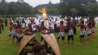 Kirab Obor Pesonas 2022, Pesan Damai Anak Disabilitas Intelektual dari Candi Borobudur