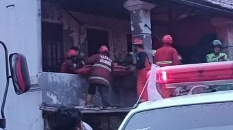 Tragis, 7 Orang Tewas Terbakar di Dalam Rumah Jalan AWS Samarinda, Bangunan Ditabrak Mobil Tambang