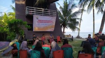 Mahasiswa Universitas Sulawesi Barat Belajar Pemberdayaan Masyarakat Pesisir di Rumah Penyu