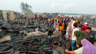 Kebakaran 59 Rumah di Kampung Nelayan Asahan, Warga Ramai-ramai Selamatkan Diri Pakai Sampan