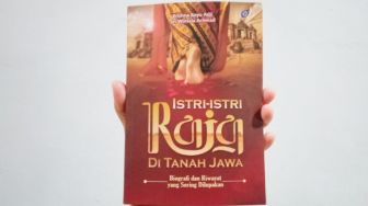 Menilik Tugas Kaum Wanita dalam Buku Istri-Istri Raja di Tanah Jawa