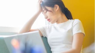 4 Cara Mengatasi Rasa Kantuk saat Bekerja