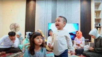 Undang Anak Yatim, 9 Momen Syukuran Rumah Baru Gala Sky