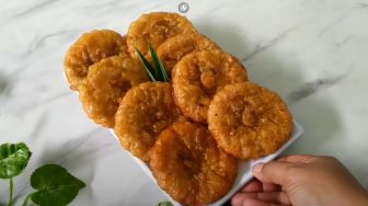 Resep Kue Cucur Gula Merah yang Manisnya Pas dan Enak untuk Menu Berbuka Puasa