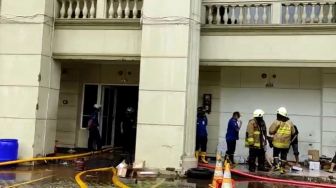 Kompleks Apartemen Grand Palace Kemayoran Kebakaran, Belasan Mobil Damkar Dikerahkan