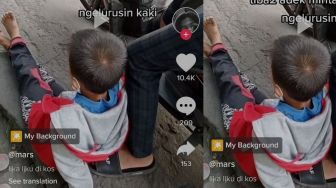 Viral Bocah Ngaku Capek Minta Selonjoran Kaki saat di Perjalanan, Warganet: Jompo Sejak Dini