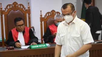 Terdakwa kasus dugaan penistaan agama Ferdinand Hutahaean menjalani sidang pembacaan vonis di PN Jakarta Pusat, Jakarta, Selasa (19/4/2022). ANTARA FOTO/Akbar Nugroho Gumay