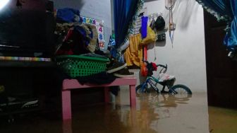 Diguyur Hujan Deras Hampir 3 Jam, Pemukiman Warga Lahat Terendam Banjir