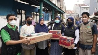 Andalan Sulsel Peduli Bawa Bantuan, Warga Jalan Pandang Makassar: Terima Kasih Pak Gubernur