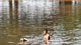 Puluhan Warga Lingkis Mengeluh Gatal-Gatal Usai Mandi, Sungai Diduga Tercemar Limbah Perusahaan Sawit