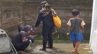 22 Orang Gepeng yang Mangkal di Ubud Berbekal HP Android Tapi Tetap Minta-minta