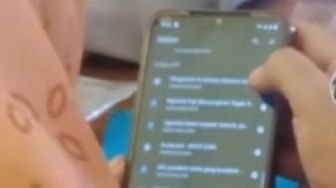 Viral Guru Hapus Puluhan File Diduga Video Bokep dari Handphone Siswa SMP, Netizen: Panik Gak, Panik Gak?