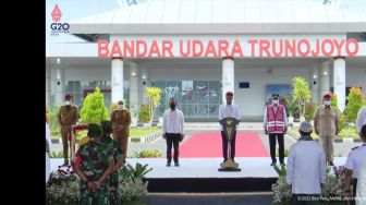Resmikan Bandara Trunojoyo Madura, Jokowi Langsung Perintahkan Menhub Buka Jalur Penerbangan Mudik: Insyaallah Penuh
