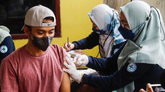 Jokowi Ungkap Vaksinasi Booster Kesulitan Cari Peserta, Padahal Stoknya Masih Tersisa Puluhan Juta Dosis