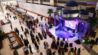 Suasana di Jakarta Ramadhan Festival 2022 yang digelar di Mall of Indonesia (MOI) Kelapa Gading, Jakarta Utara, Rabu (20/4/2022). [Suara.com/Alfian Winanto]