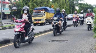 Penutup Drainase di Jalur Lambat Ring Road Utara Amblas, Wawan: Bikin Was-was Takut Kejeglong