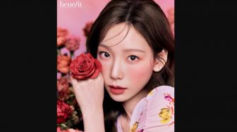Taeyeon SNSD Terpilih Jadi Brand Model Produk Kecantikan Floral Tint 'Benefit'