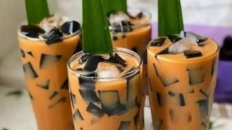 Menu Berbuka Puasa: Resep Es Cincau Thai Tea dari Thailand, Klop Banget!