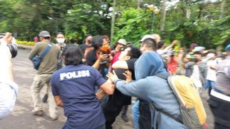 Blok Politik Pelajar Bantah Pria yang Ditangkap Polisi Sebagai Provokator Unjuk Rasa di Patung Kuda