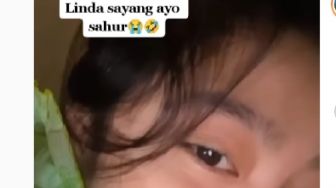 Viral Gadis Ini Dibangunin Sahur Cowok se-RT, Netizen: Linda Kembang Desa